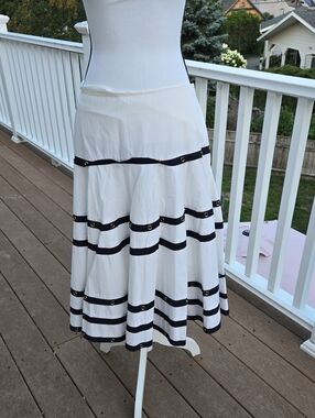 Cache Nautical White  Navy Midi Skirt with Gold Metalic Decor. Lined Cotton 8